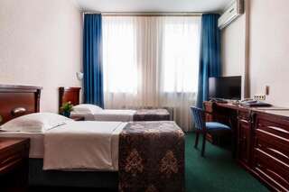 Отель Отель Тенгри Нур-Султан Стандартный двухместный номер с 2 отдельными кроватями-1